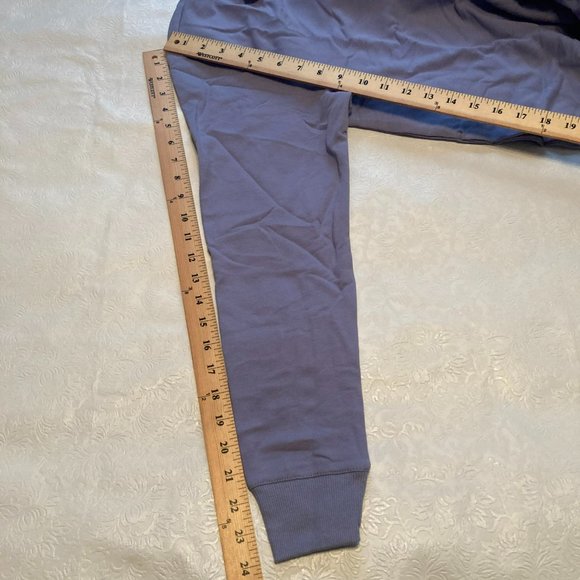 Fila Long Sleeve Crew Neck Sweatshirt with Pockets Purple Medium M NWT - Picture 6 of 10